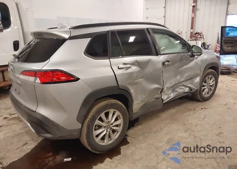 2024 Toyota Corolla Cross Le z USA, uszkodzony, nr VIN 7MUCAAAG3RV115770